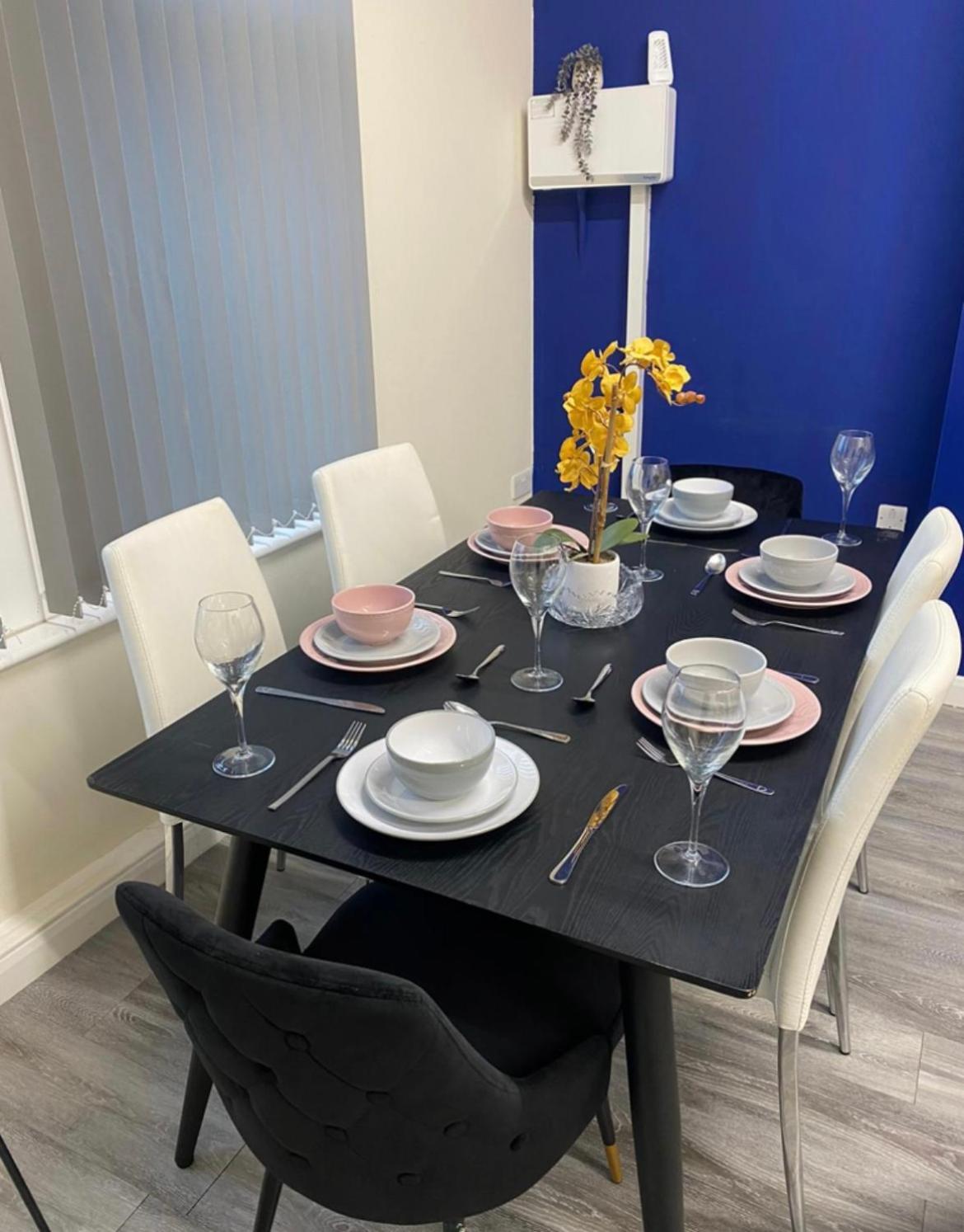 Betty'S Apartment- Metres From Train Station Harrogate Ngoại thất bức ảnh